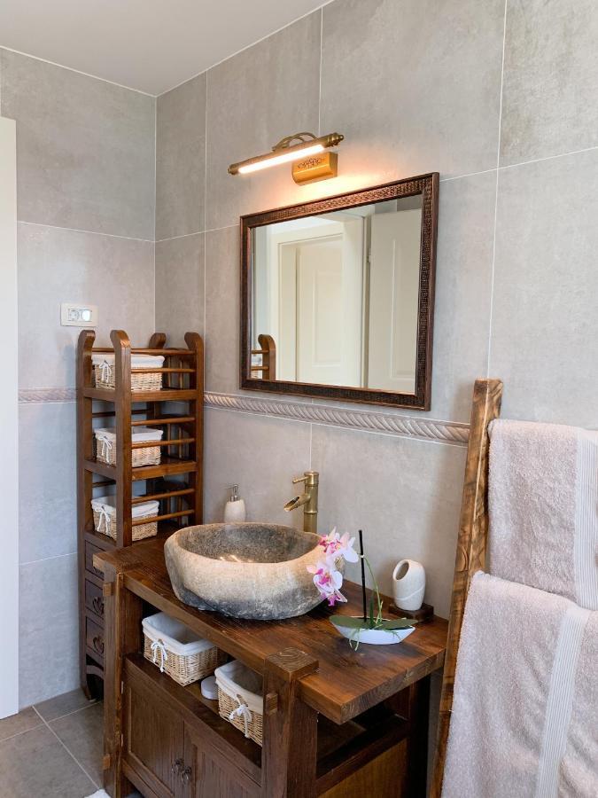 Villa Alara - Charming Villa With Heated Swimming Pool Milohnici Exterior photo